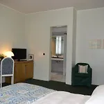 Hotell La 3*