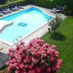 Hotell La 3*
